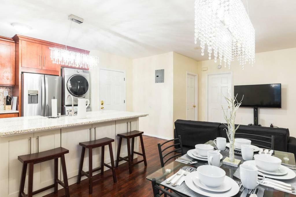 Brooklyn 3 Bedroom 1 Bathroom 8 Minutes To Subway 30 Minutes To Manhattan ニューヨーク エクステリア 写真